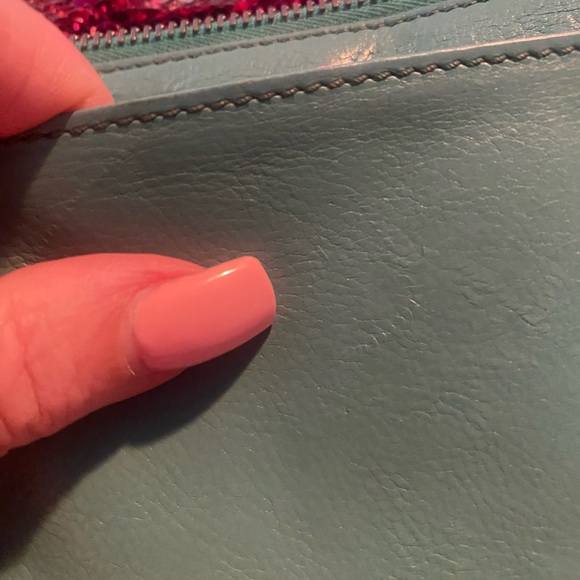 Marc Jacob’s.  Teal wallet.Genuine  leather Lots of compartments. 💎 - Picture 8 of 11